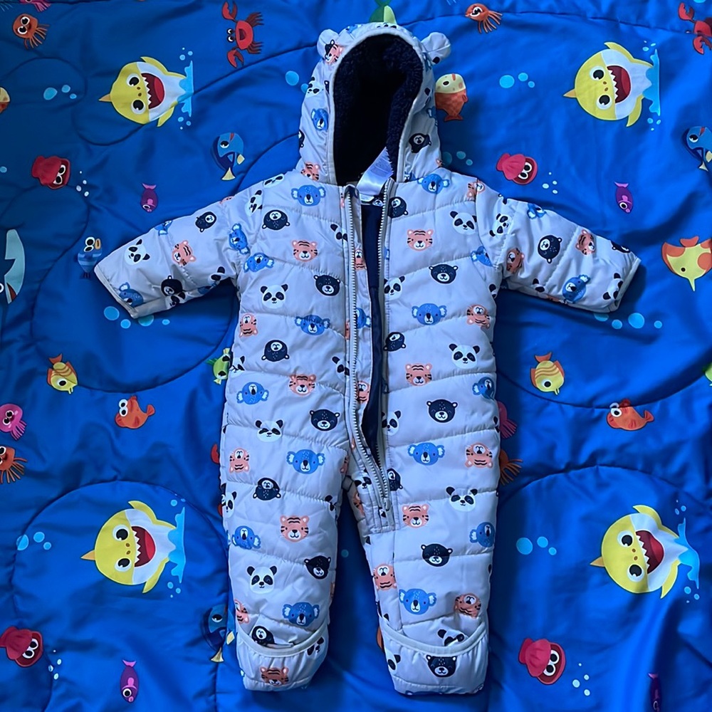 6-9m Carter’s Snowsuit